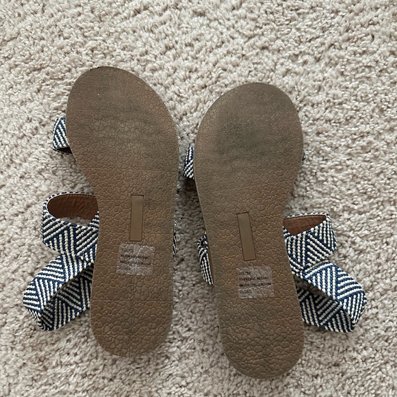 Lane Bryant sandals - Picture 2 of 2